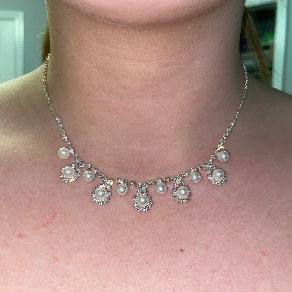Elegant necklace